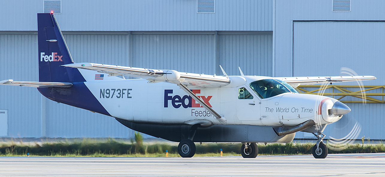 FedEx Cessna 208B small cargo plane